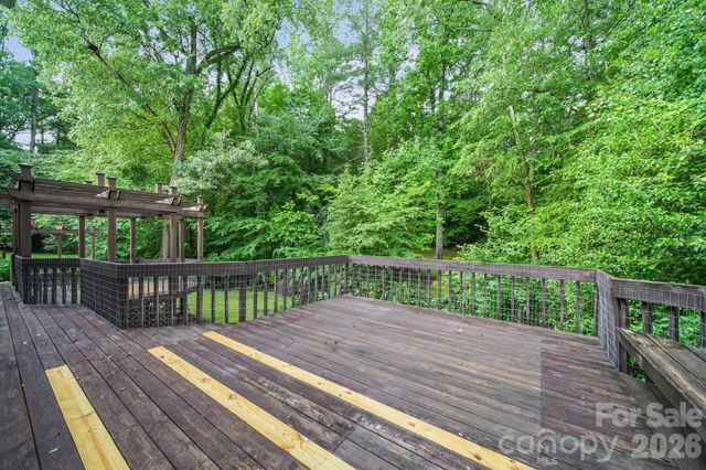 5479 Gunpowder Drive, Hickory, NC 28601
