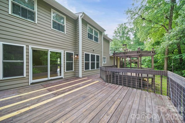 5479 Gunpowder Drive, Hickory, NC 28601