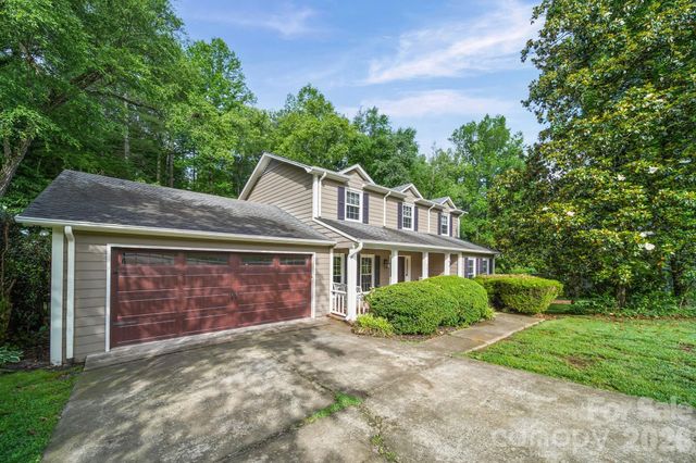 5479 Gunpowder Drive, Hickory, NC 28601