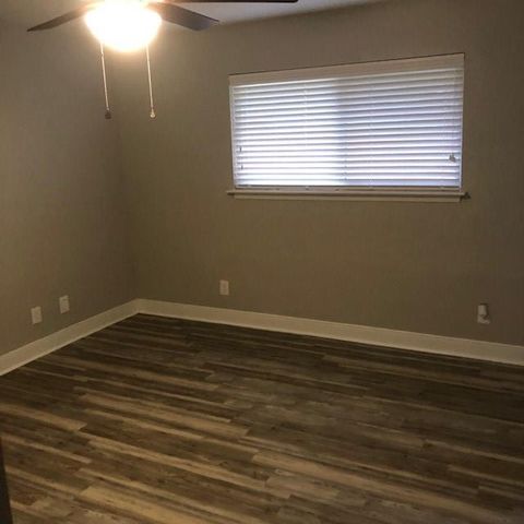 5420 Longshadow Drive, Dickinson, TX 77539