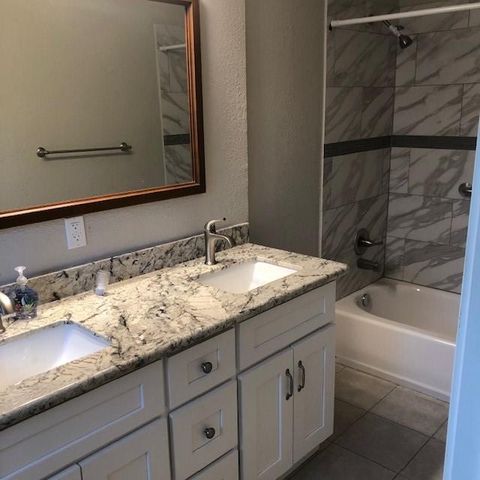 5420 Longshadow Drive, Dickinson, TX 77539