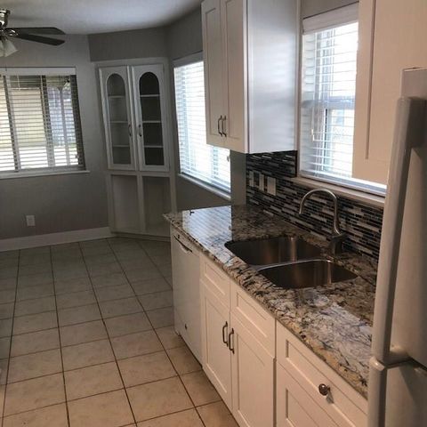 5420 Longshadow Drive, Dickinson, TX 77539