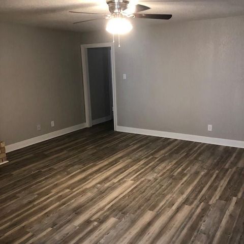 5420 Longshadow Drive, Dickinson, TX 77539