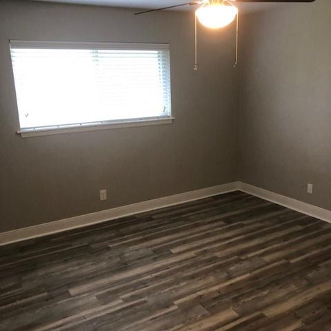 5420 Longshadow Drive, Dickinson, TX 77539