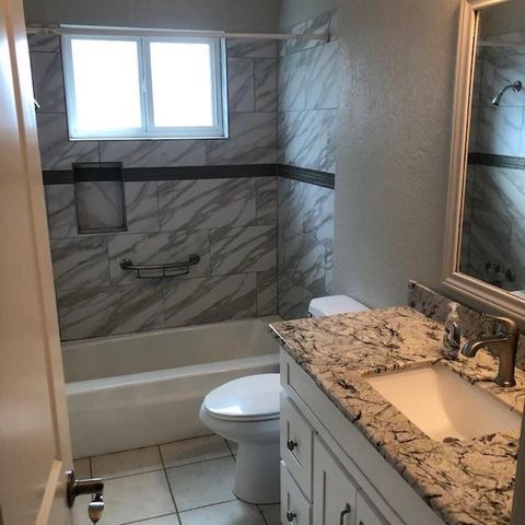 5420 Longshadow Drive, Dickinson, TX 77539