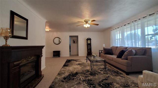 102 W Center Street, Salem, MO 65560