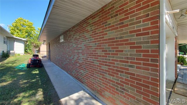 102 W Center Street, Salem, MO 65560