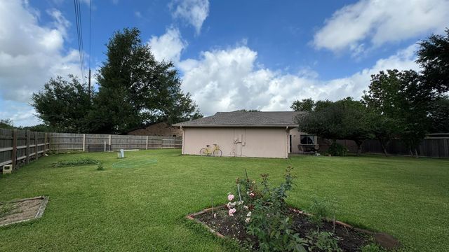 1919 Iron Ridge, Sugar Land, TX 77478