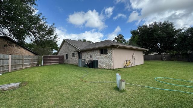 1919 Iron Ridge, Sugar Land, TX 77478