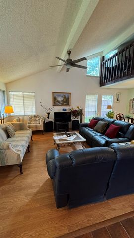 1919 Iron Ridge, Sugar Land, TX 77478