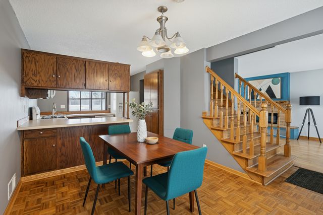 4202 Sylvia Lane S, Shoreview, MN 55126