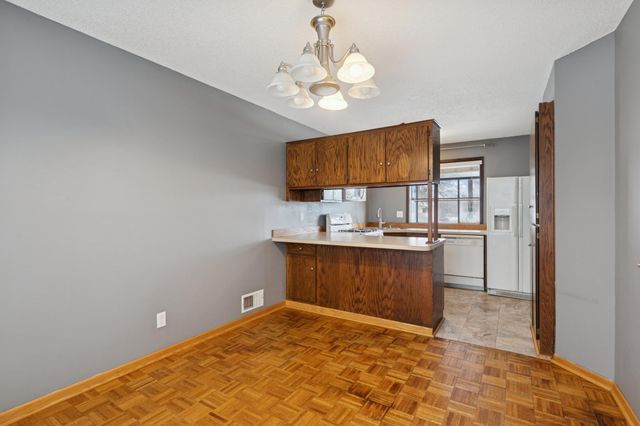 4202 Sylvia Lane S, Shoreview, MN 55126