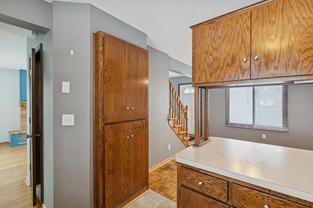 4202 Sylvia Lane S, Shoreview, MN 55126