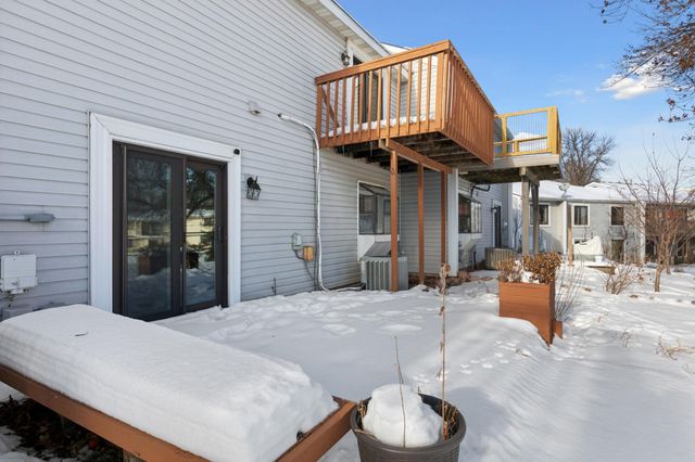 4202 Sylvia Lane S, Shoreview, MN 55126