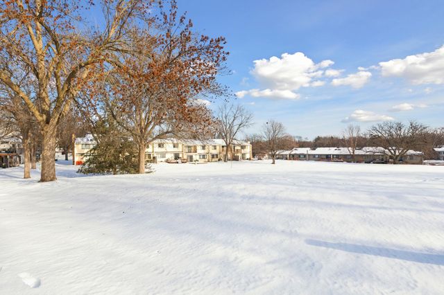 4202 Sylvia Lane S, Shoreview, MN 55126