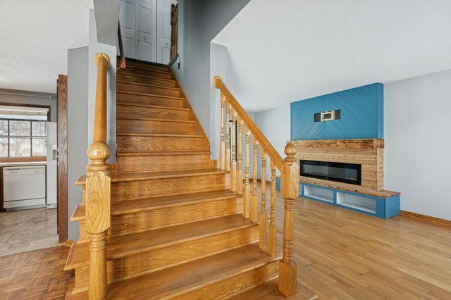 4202 Sylvia Lane S, Shoreview, MN 55126