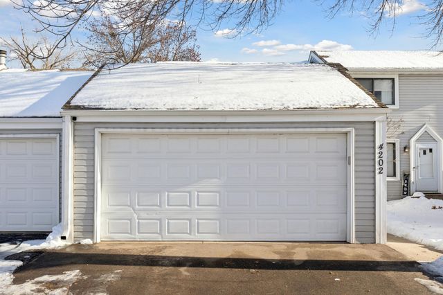 4202 Sylvia Lane S, Shoreview, MN 55126