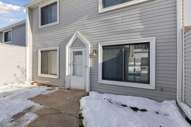 4202 Sylvia Lane S, Shoreview, MN 55126