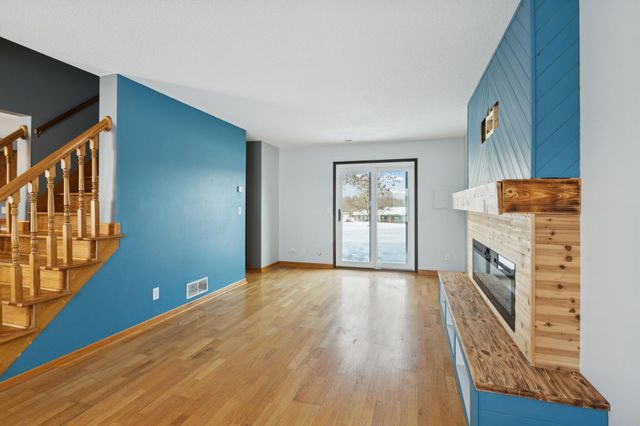 4202 Sylvia Lane S, Shoreview, MN 55126