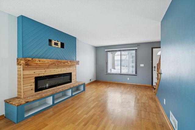 4202 Sylvia Lane S, Shoreview, MN 55126