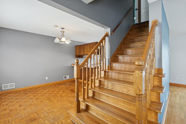 4202 Sylvia Lane S, Shoreview, MN 55126