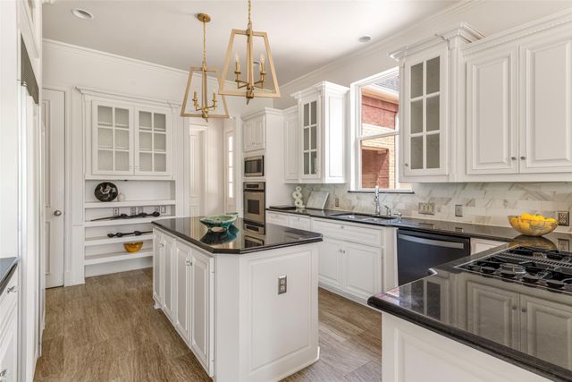 10110 Betty Jane Lane, Dallas, TX 75229