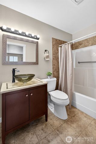 4815 West Tapps Dr East, Lake Tapps, WA 98391