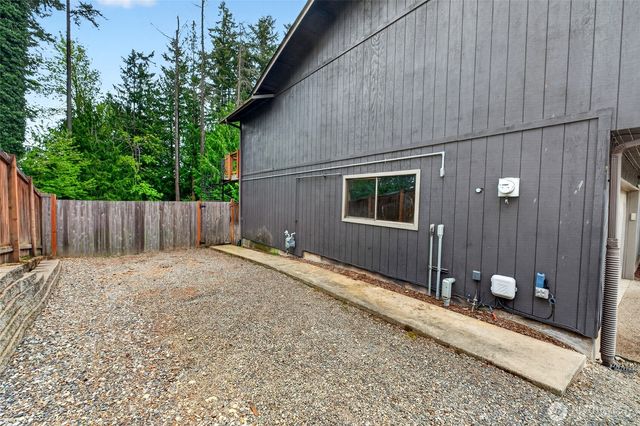 4815 West Tapps Dr East, Lake Tapps, WA 98391