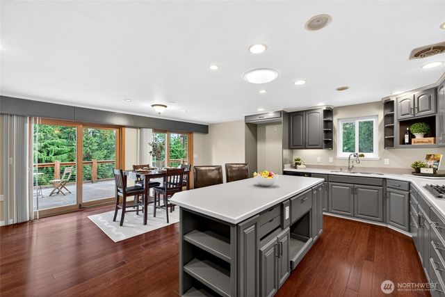 4815 West Tapps Dr East, Lake Tapps, WA 98391