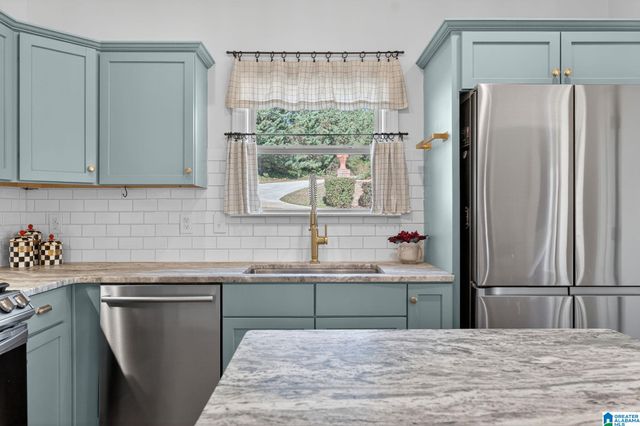 118 CREST DRIVE, Chelsea, AL 35147