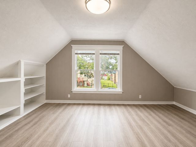4637 W Mclean Avenue, Chicago, IL 60639