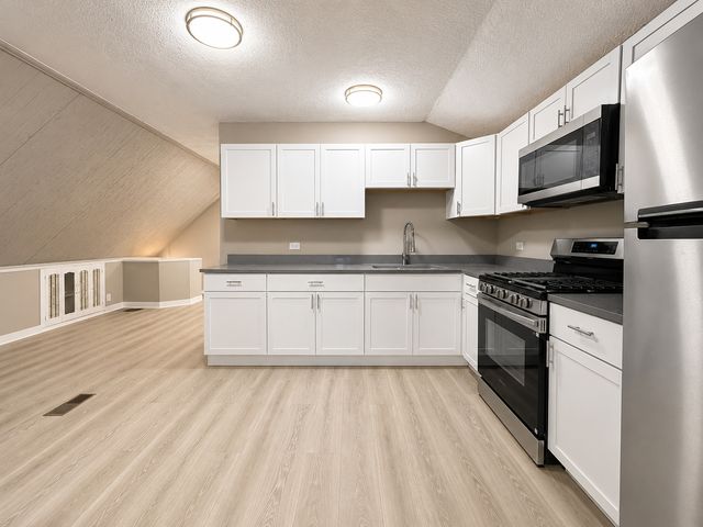 4637 W Mclean Avenue, Chicago, IL 60639