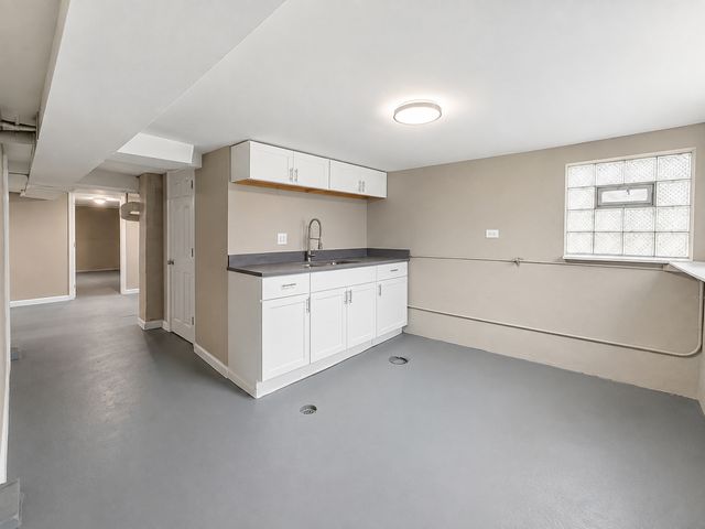 4637 W Mclean Avenue, Chicago, IL 60639