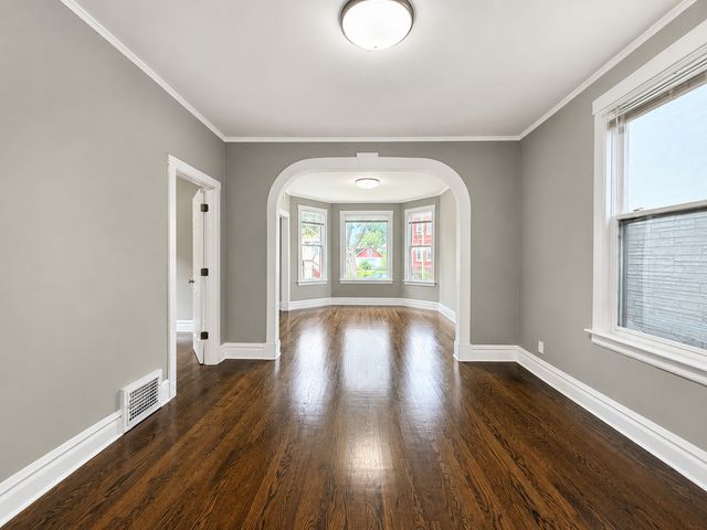 4637 W Mclean Avenue, Chicago, IL 60639