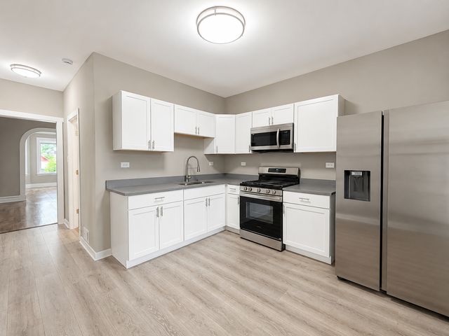 4637 W Mclean Avenue, Chicago, IL 60639
