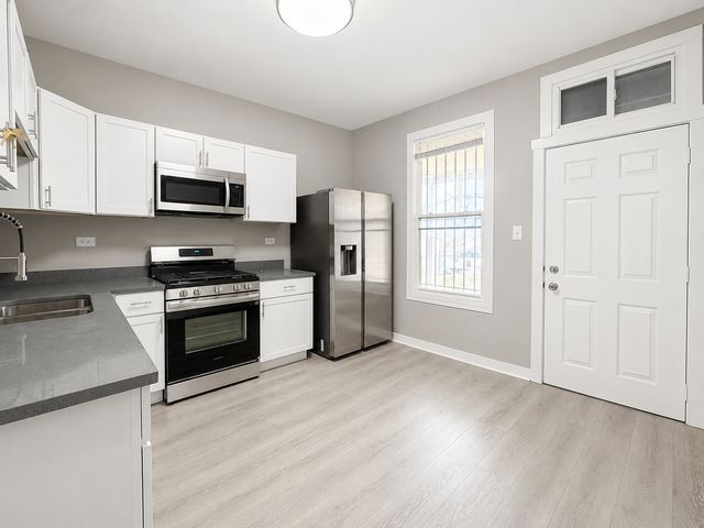 4637 W Mclean Avenue, Chicago, IL 60639