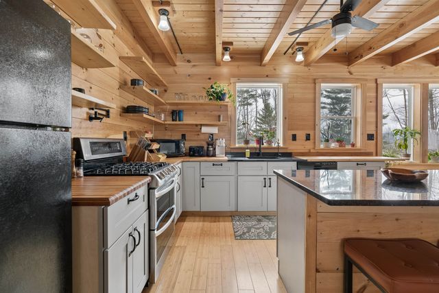 483 North Pleasant Street, Bradford, VT 05033