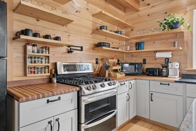 483 North Pleasant Street, Bradford, VT 05033