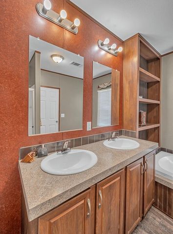 1176 Blue Cut Road N, Mcgregor, TX 76657