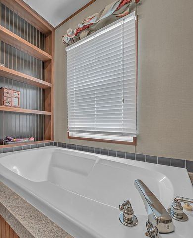 1176 Blue Cut Road N, Mcgregor, TX 76657
