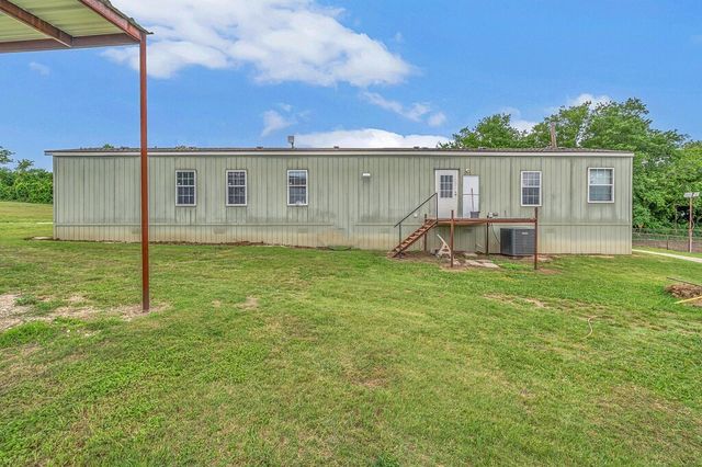 1176 Blue Cut Road N, Mcgregor, TX 76657