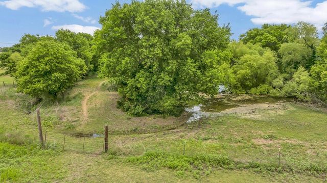 1176 Blue Cut Road N, Mcgregor, TX 76657