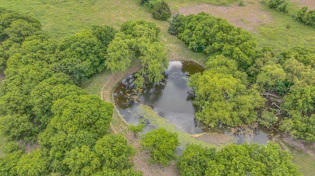 1176 Blue Cut Road N, Mcgregor, TX 76657
