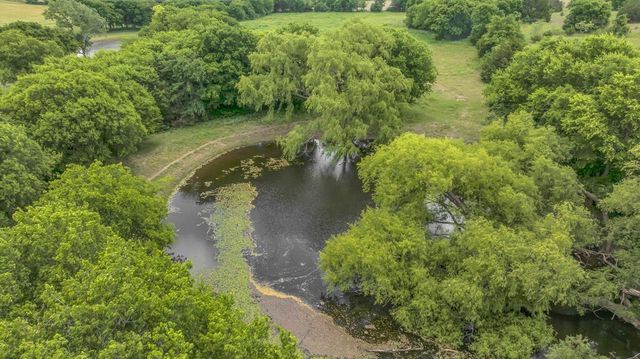 1176 Blue Cut Road N, Mcgregor, TX 76657