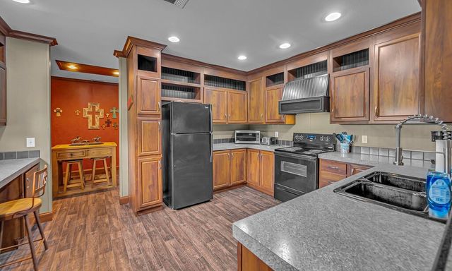 1176 Blue Cut Road N, Mcgregor, TX 76657