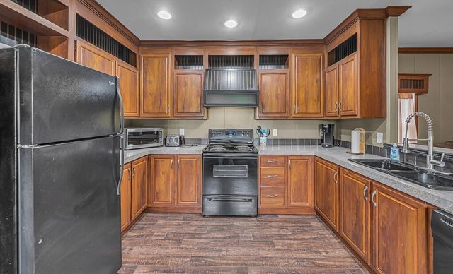 1176 Blue Cut Road N, Mcgregor, TX 76657