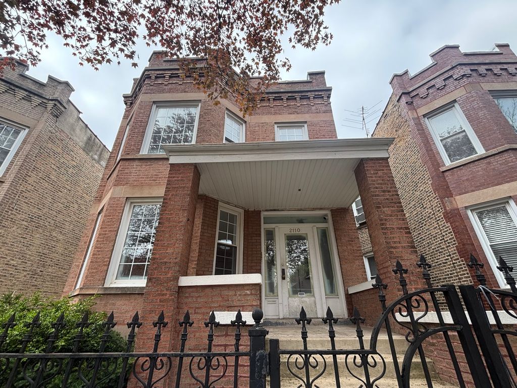 2110 N Avers Avenue, Chicago, IL 60647
