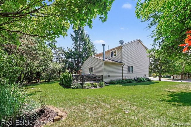 22344 Brookfield Drive, South Lyon, MI 48178