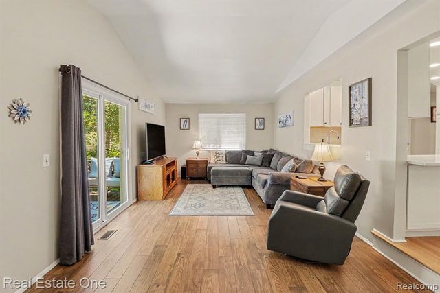 22344 Brookfield Drive, South Lyon, MI 48178