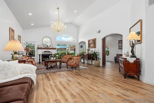 1225 via Rafael, San Marcos, CA 92078